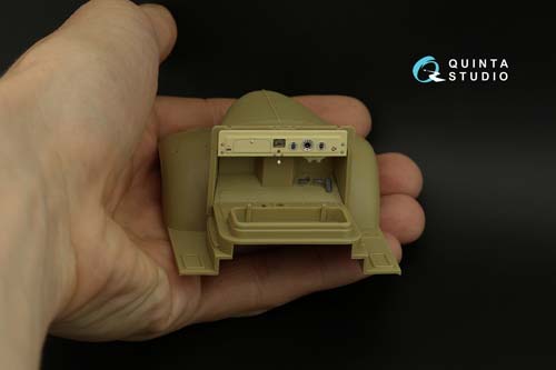 Quinta Studio 1/35 Chevrolet 1522x2 30CWT LRDG Interior Detail Set